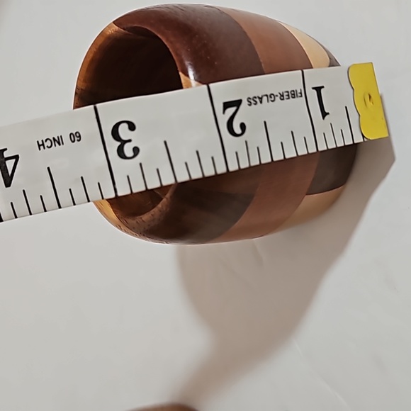 Mid Century Modern Hand turned set of wooden bowls. - Picture 10 of 12